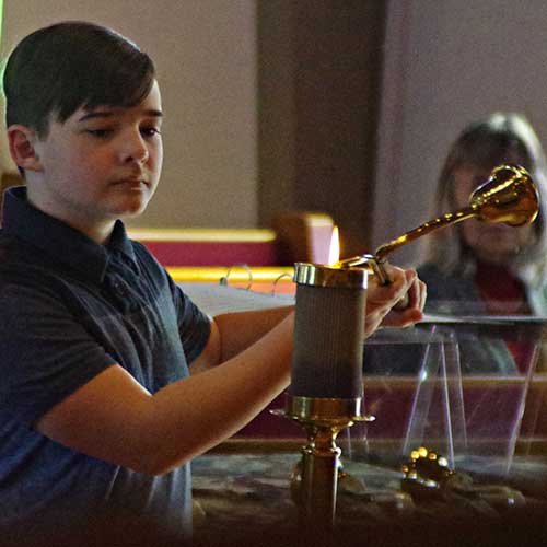 11-First-Presbyterian-Church-Bryan-Ohio-sanctuary-worship-acolyte-candles-Ben-Meuleman-03-2020